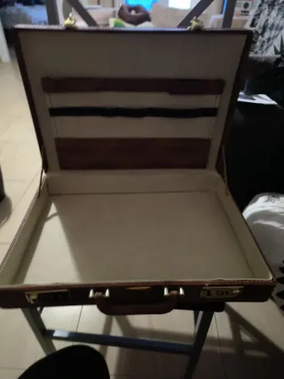 Maletín de piel marrón y beige