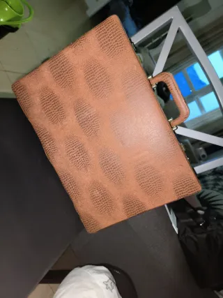 Maletín de piel marrón y beige