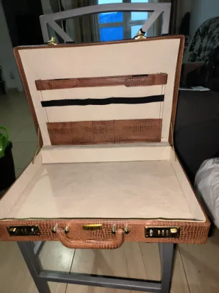 Maletín de piel marrón y beige