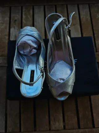 Sandalias tacón plateadas VICTORIADELEF BASIC