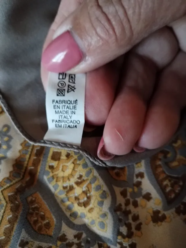 Lenço Dourado e Castanho com Padrão