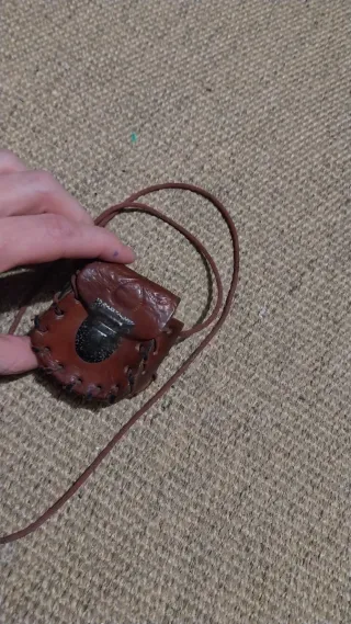 Bolso bellotero cuero pequeño con cordón