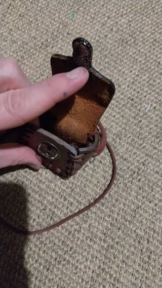 Bolso bellotero cuero pequeño con cordón