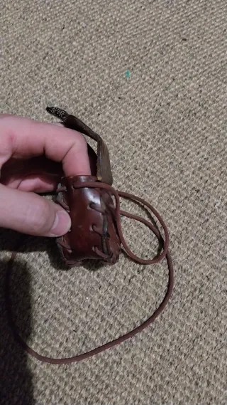 Bolso bellotero cuero pequeño con cordón