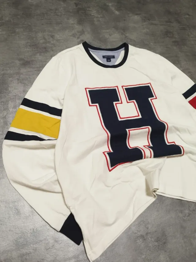 Jersey Tommy Hilfiger Estilo Universitario