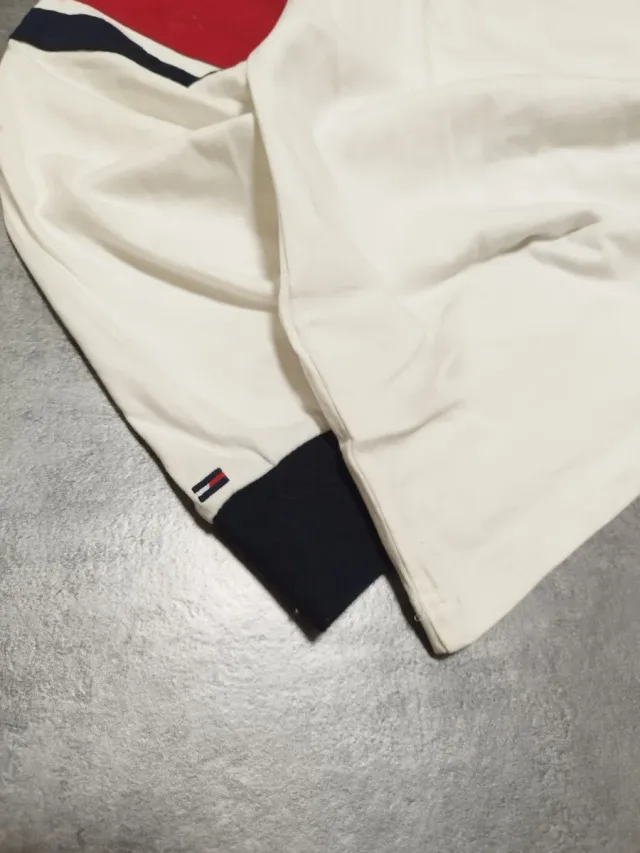 Jersey Tommy Hilfiger Estilo Universitario