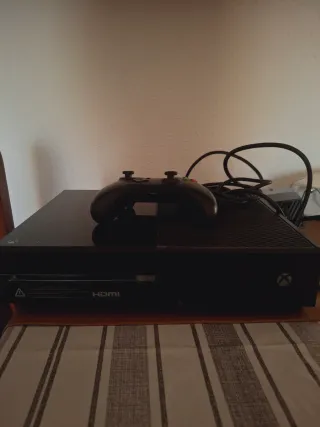 Xbox One Nera con Controller