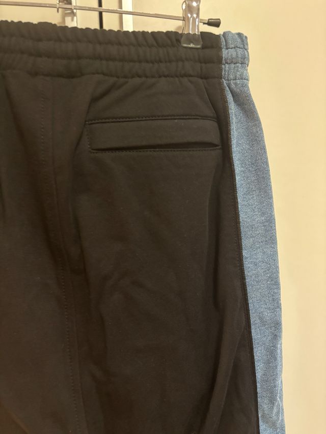 Pantalones Kappa negros y azules