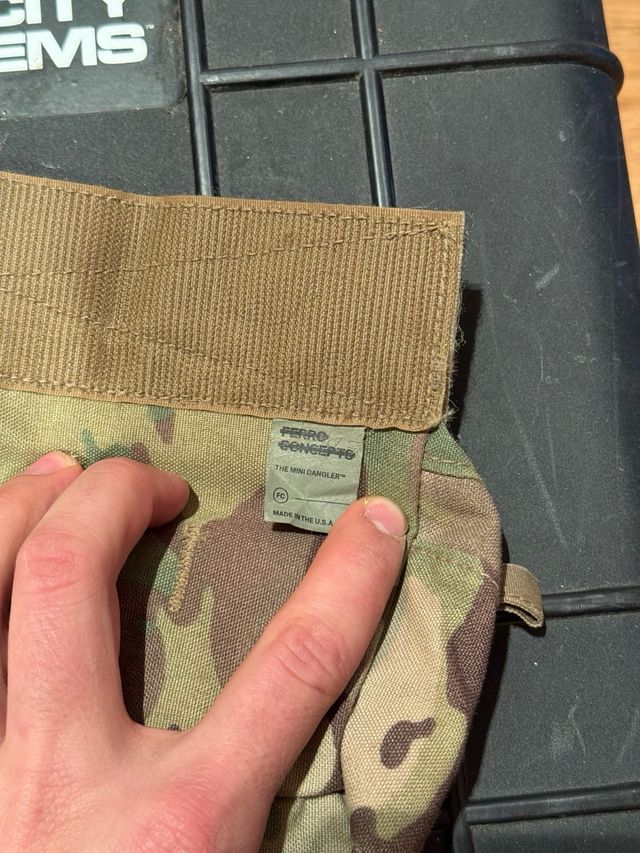 Portaplacas Ferro Concepts Multicam