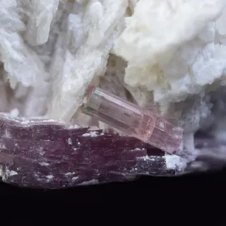 Minerali Cristalli Tormalina Elbaite cleavelandite