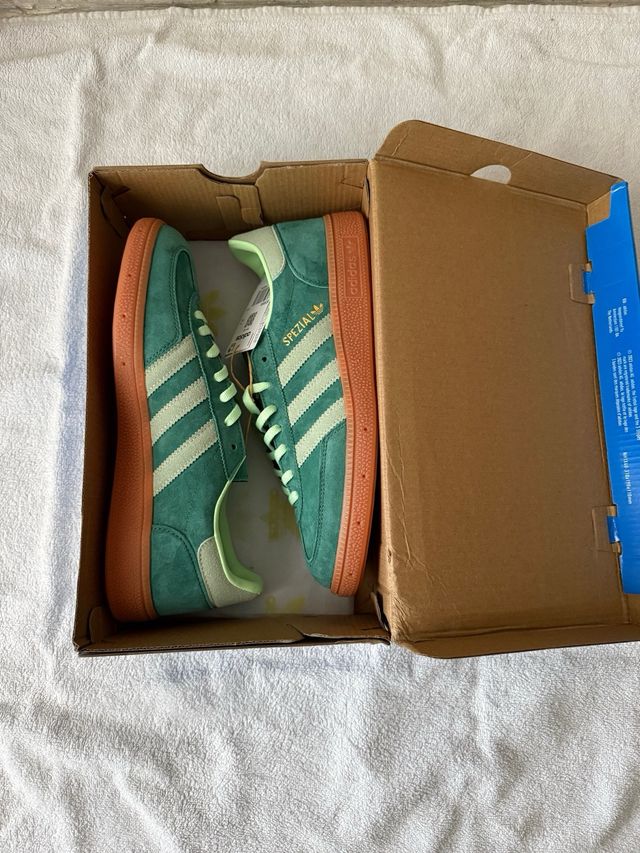 Zapatilla Adidas Spezial Verde Menta.