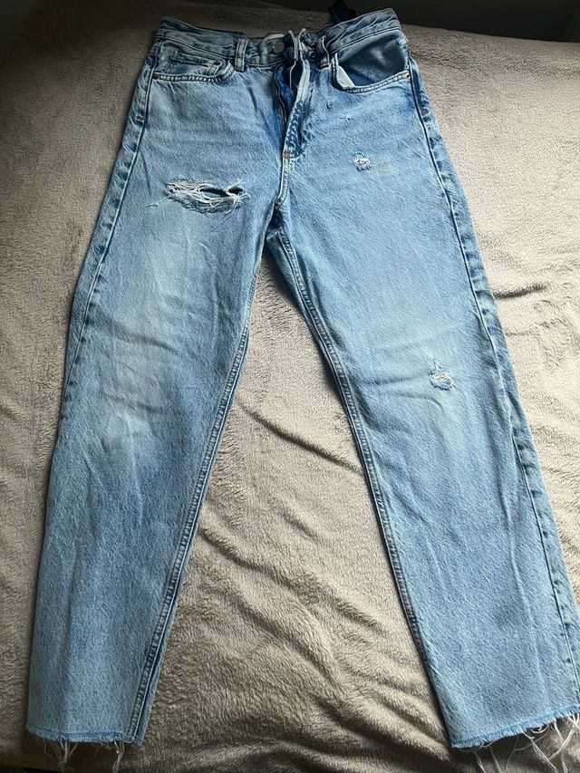 Pantalón vaquero desgastado azul