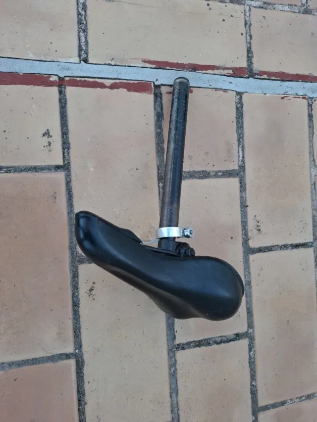 Sillín de bicicleta con tija