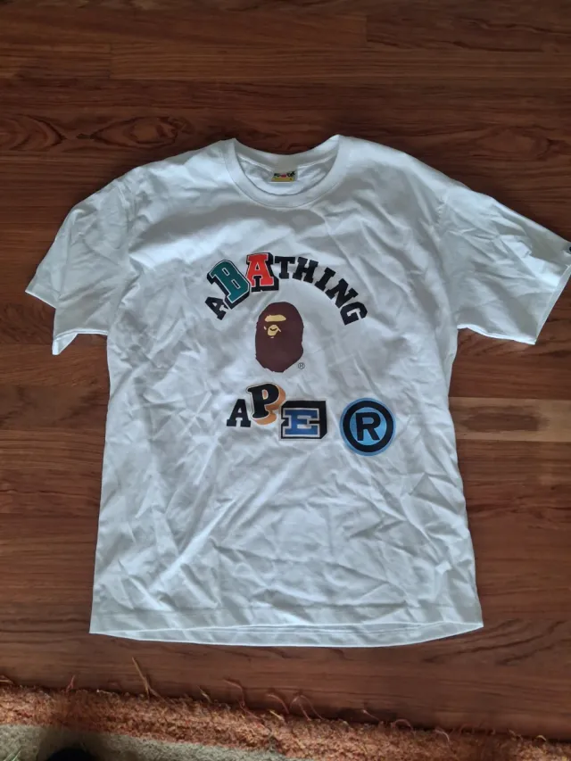 Camiseta BAPE Multicolor y Blanca
