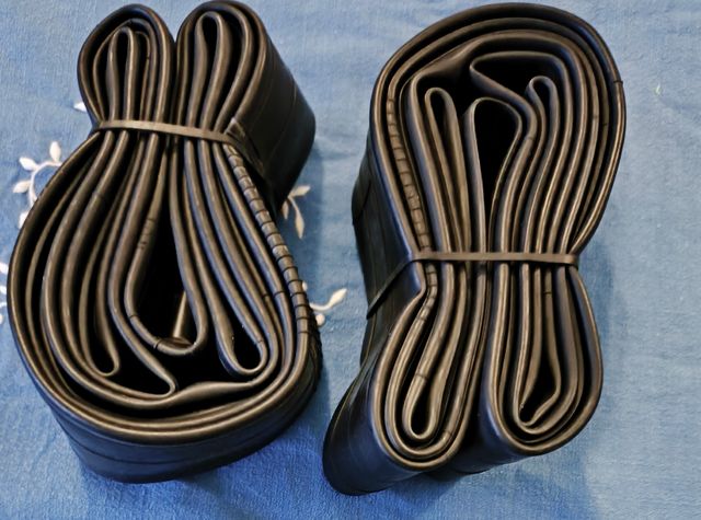 2 Cubiertas MTB 27,5 p. + 2 Cámaras Aire 27,5 p.