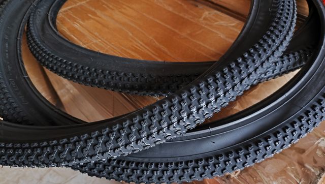 2 Cubiertas MTB 27,5 p. + 2 Cámaras Aire 27,5 p.