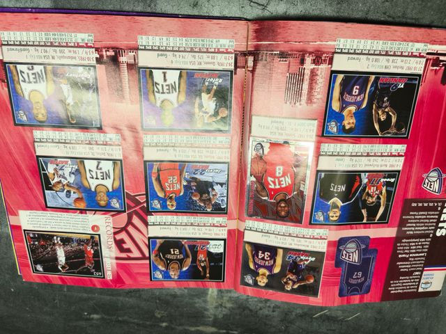 Álbum de cromos BRUS LI