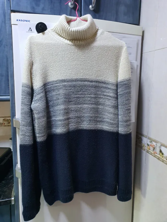 Jersey cuello alto Pull&Bear degradado