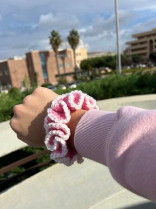 Uncinetto Scrunchie Capelli Rosa e Bianco