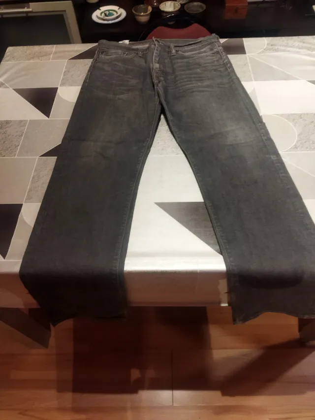 Pantalón Levi's gris W34