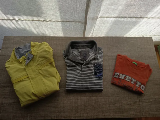 Chaqueta impermeable,polo y camiseta T:9-10
