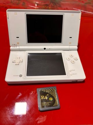 Nintendo DSi Blanca + REGALO Tarjeta Juegos