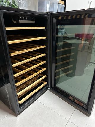 Vinoteca Hoover 32 botellas, 2 zonas