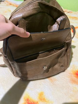 Mochila efecto cocodrilo marrón