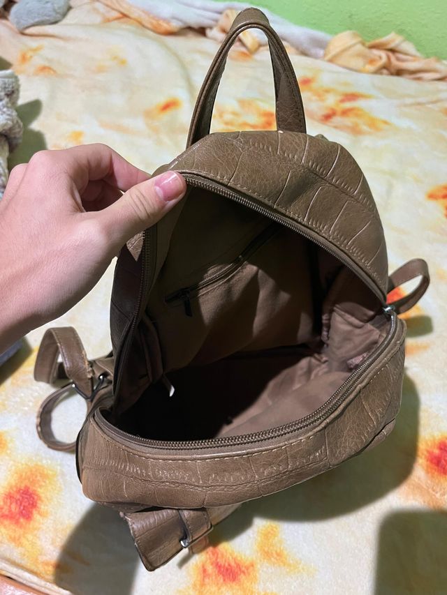 Mochila efecto cocodrilo marrón