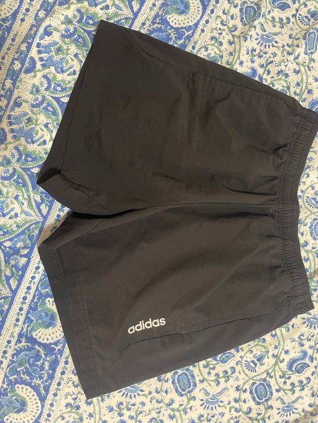 Pantalón corto Adidas negro