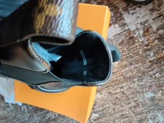 Stivaletti Louis Vuitton Beaubourg Pelle Nera