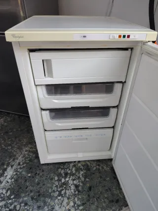 Nevera Whirlpool Blanca. N183