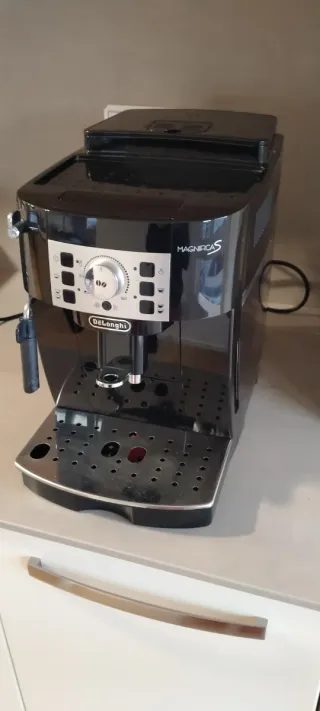 Cafetera DeLonghi Magnifica S Negra