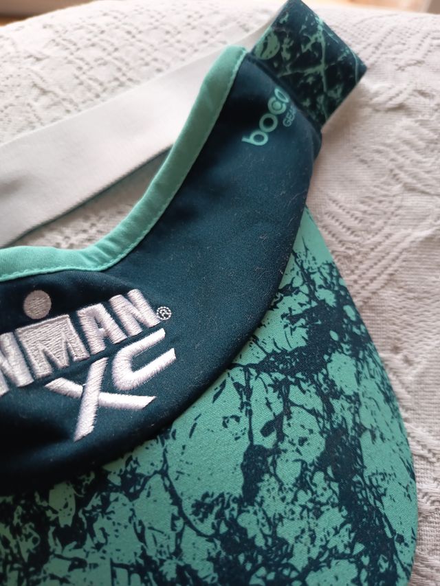 Visera Ironman Negra y Verde