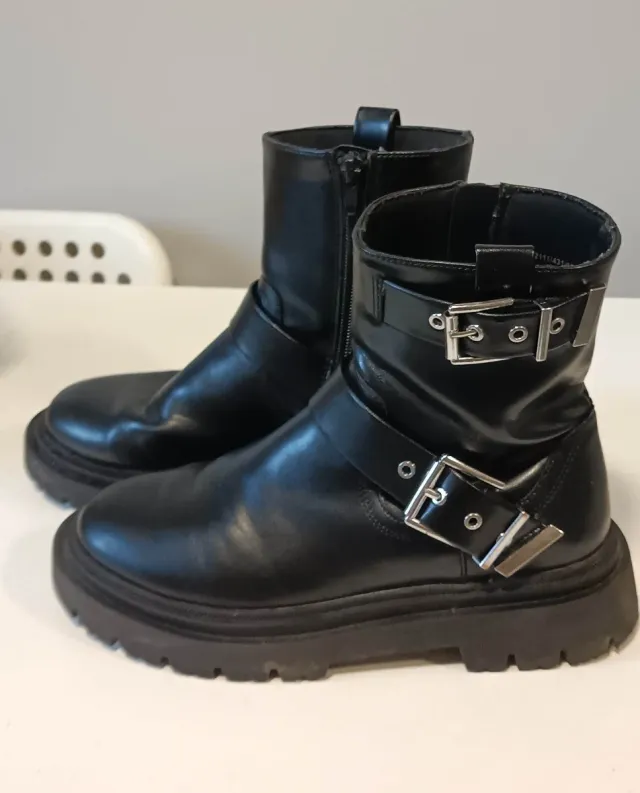 Botas Zara Piel Hebillas T.35