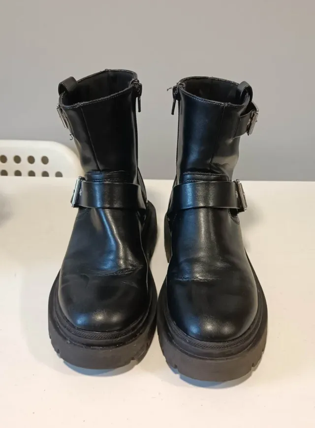Botas Zara Piel Hebillas T.35