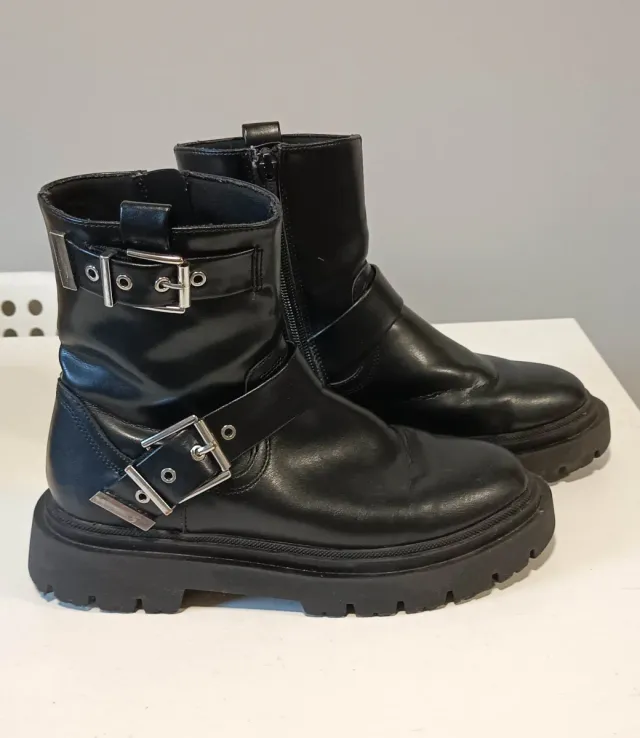Botas Zara Piel Hebillas T.35
