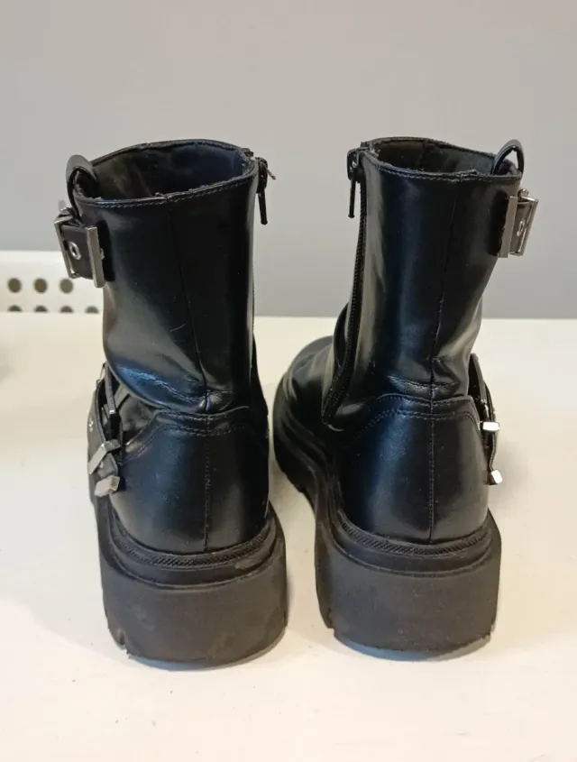 Botas Zara Piel Hebillas T.35