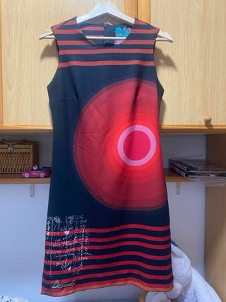 Vestido Desigual Negro y Rojo Talla S