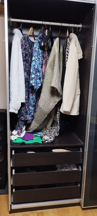 Armario puertas correderas cristal y madera