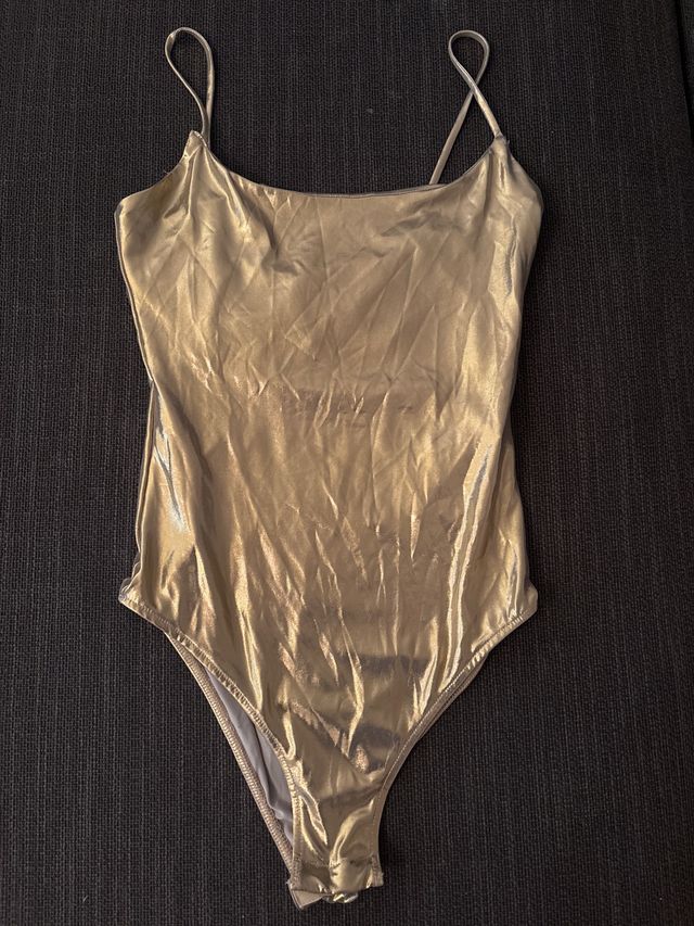 Bodi dorado brillante