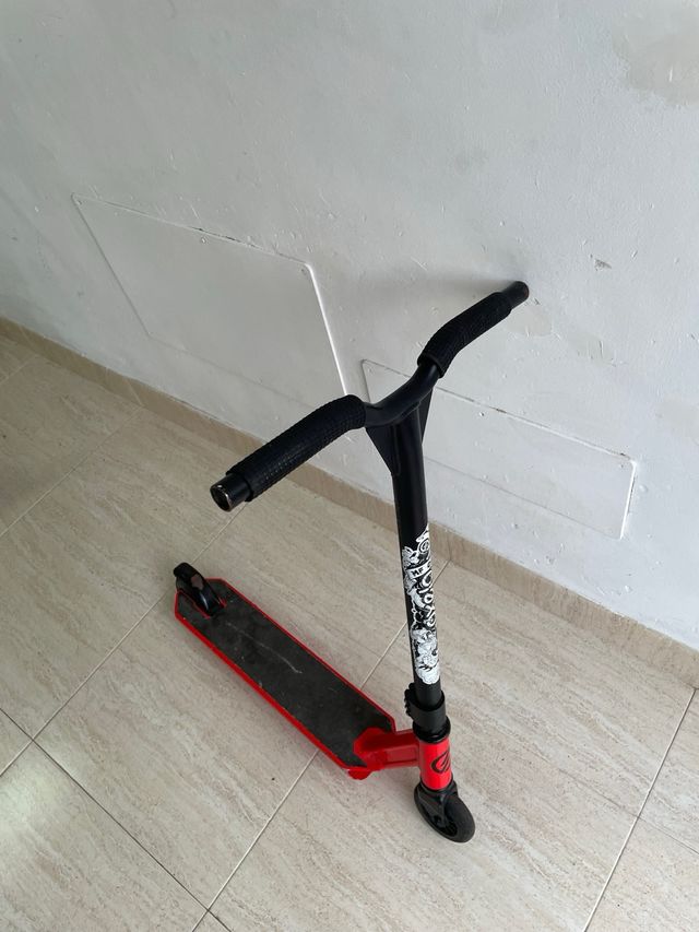 Patinete infantil rojo