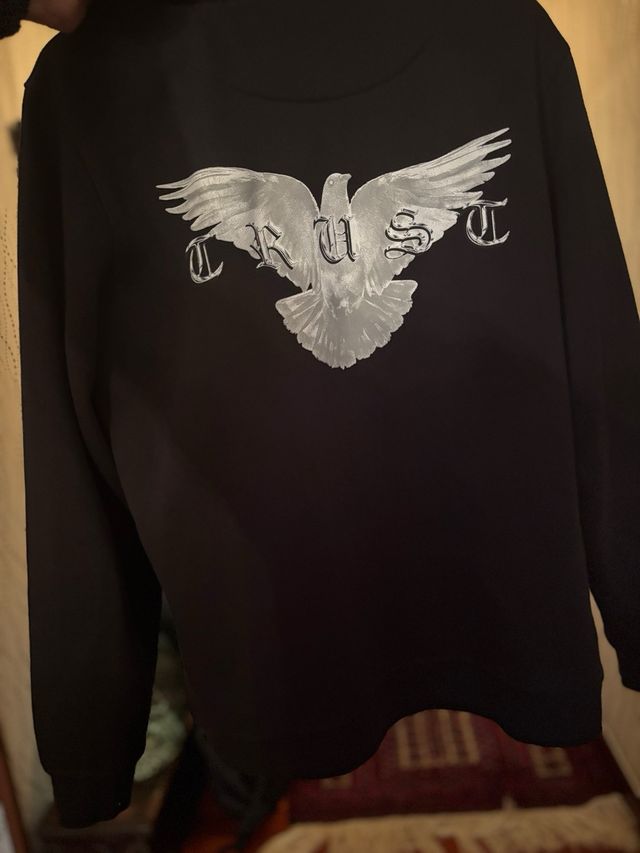 Sudadera con capucha negra 'TRUST'