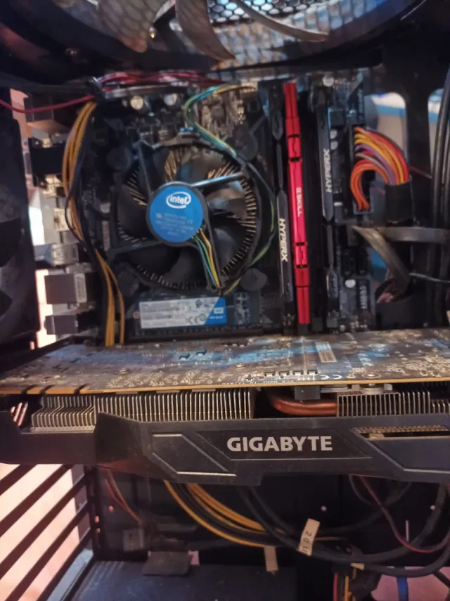 Pc usado para piezas (leer descripcion)