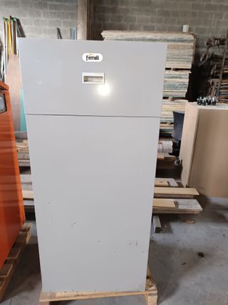 Caldera de pellets Ferroli con silo