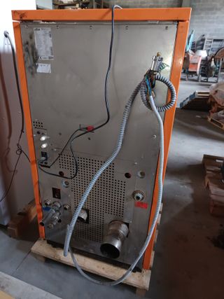 Caldera de pellets Ferroli con silo