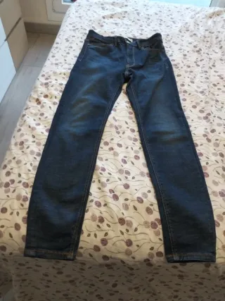 Pantalones vaqueros mujer.en perfecto estado