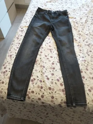 Pantalones vaqueros mujer.en perfecto estado