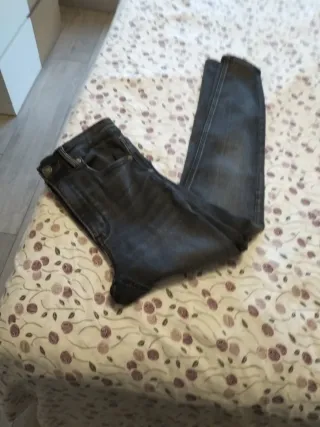 Pantalones vaqueros mujer.en perfecto estado