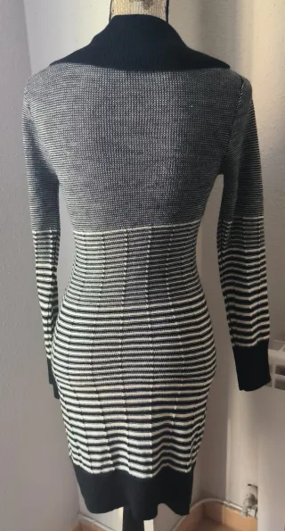Vestido de punto blanco y negro